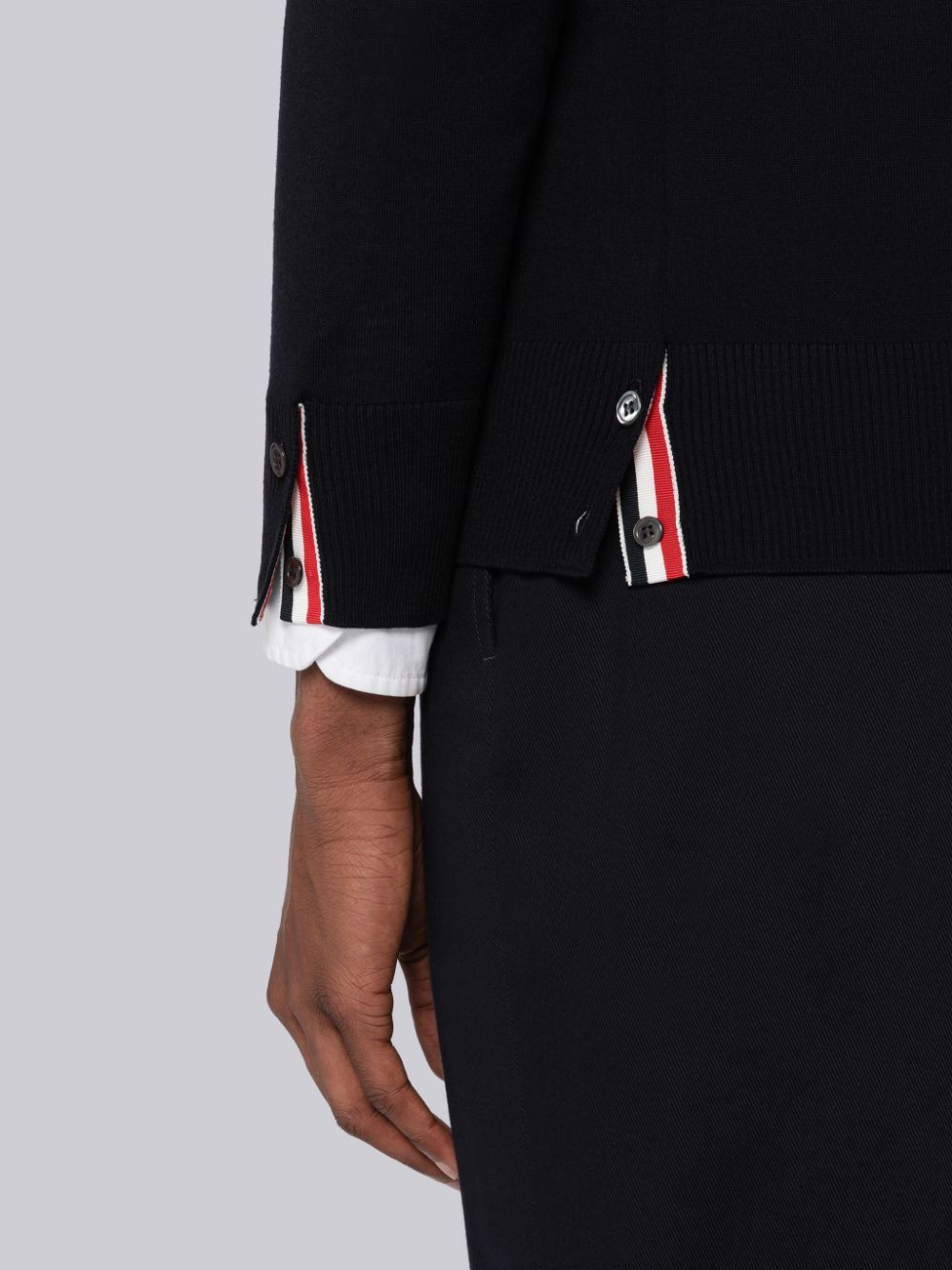 Men Thom Browne Fine Merino Stripe Relaxed V-Neck Cardigan Black | RUV83C93242