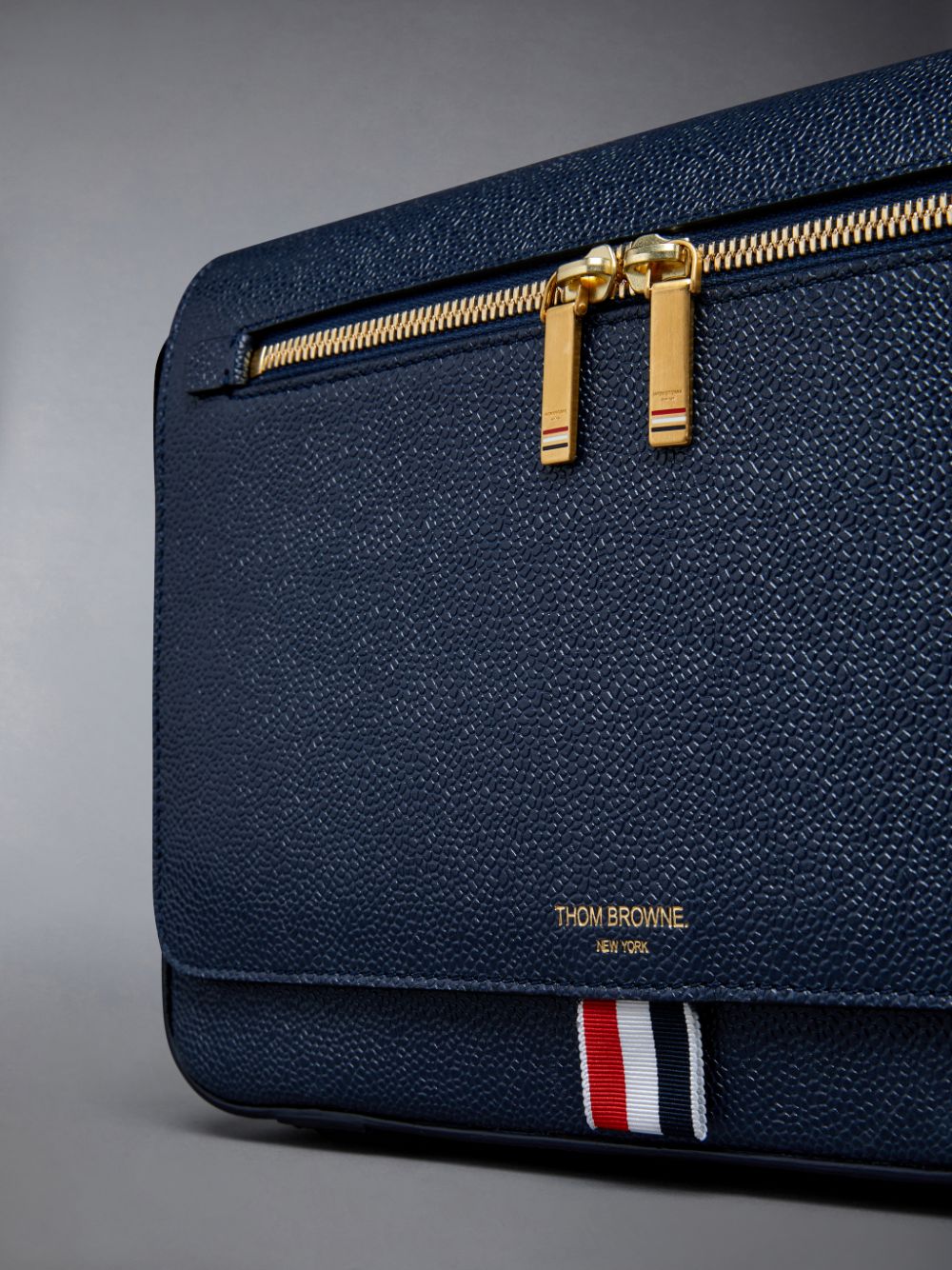 Men Thom Browne Pebble Grain Leather Reporter Shoulder Bags Blue | TWU48K34665