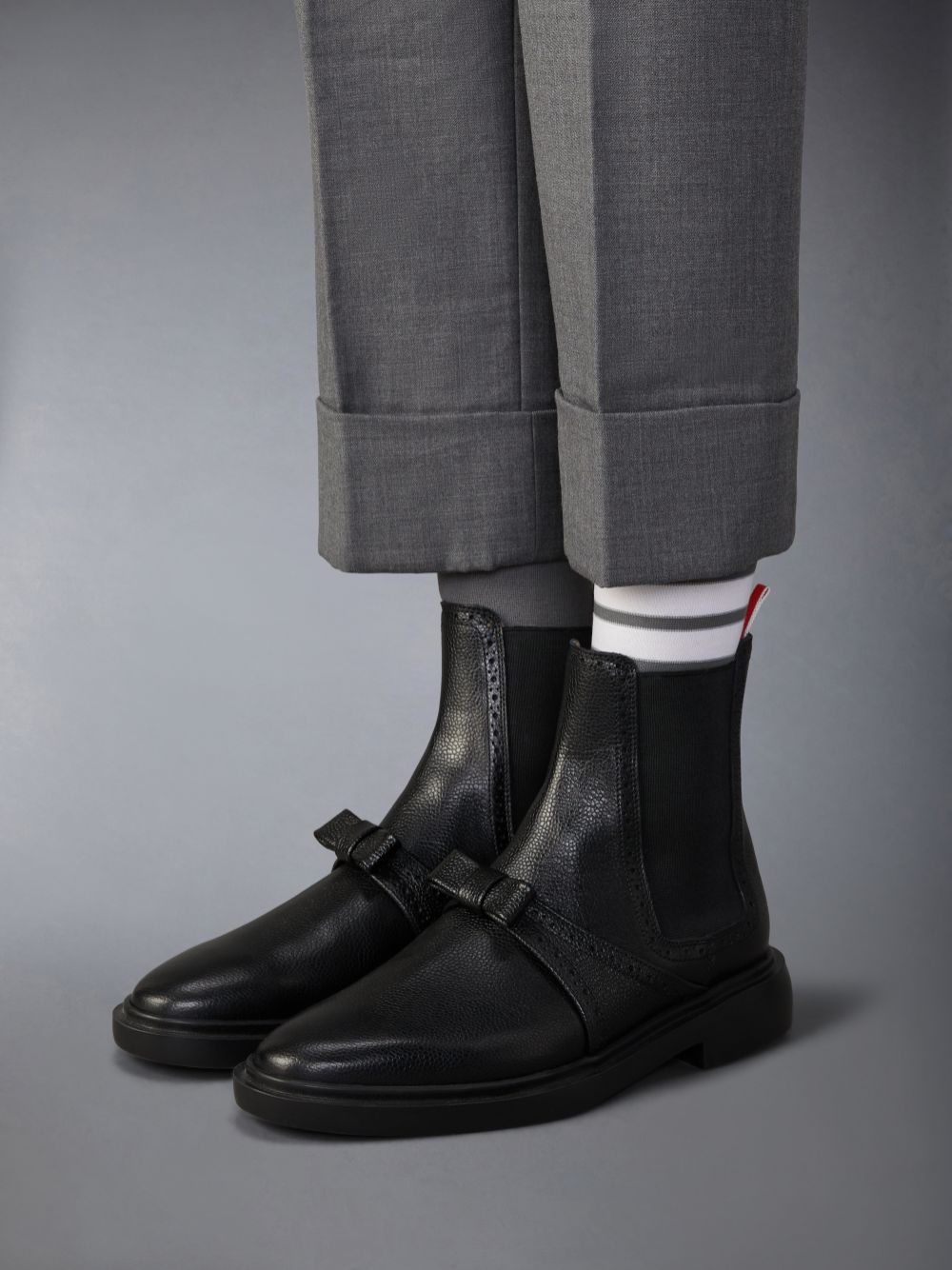 Women Thom Browne Pebble Grain Lightweight Rubber Sole Brogued Bow Chelsea Boots Black | LPT07I74106